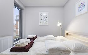 Spokojny I Komfortowy Apartament Wsrod Zieleni